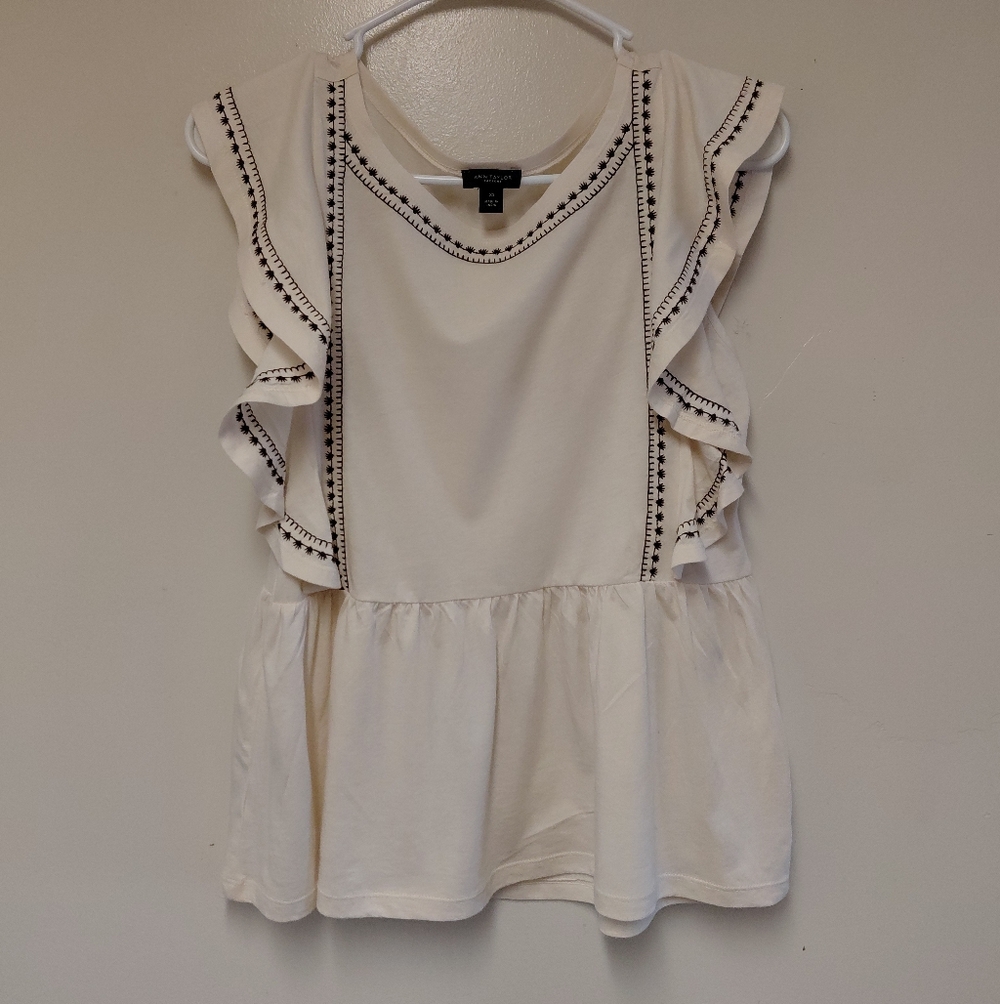 Ann Taylor Women's Cream Embroidered Ruffled Peplum Blouse Shirt Size XS